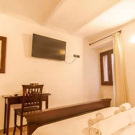 Umbrian Concierge - Rocca 3*