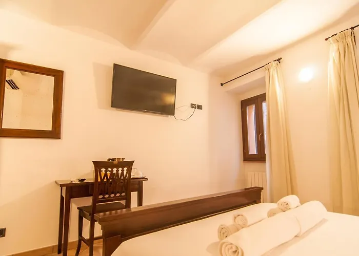 Umbrian Concierge - Rocca 3*